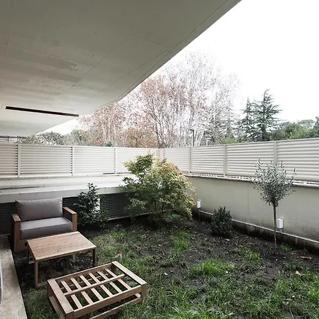 Stylish Flat With Garden Apartament